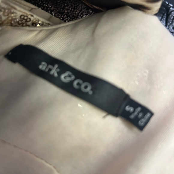 ARK &CO GOLD SEQUIN GOWN IN SIZE SMALL - Picture 7 of 7